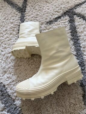 Camper Traktori milk boots size 10